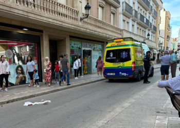 Un joven atropella con el patinete eléctrico que conducía a un hombre en pleno centro de Tomelloso
