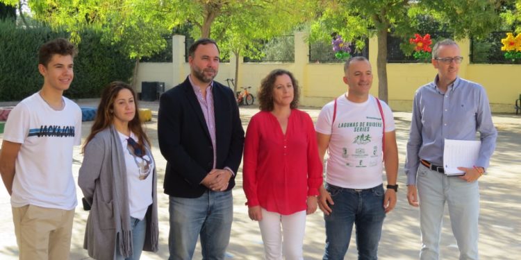 Javier Navarro subraya «la importancia de que los escolares aprendan movilidad sostenible» y anima a participar en el Día de la Bicicleta