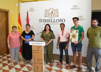 Inés Losa anuncia una acción solidaria entre la Hermandad de San Antón y el grupo Moral Teatro el próximo viernes 22 de septiembre