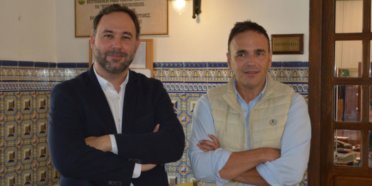 Javier Navarro defiende al agricultor como «ecologista y amante de la tierra» en la reunión con la Comunidad de Usuarios de Aguas Subterráneas