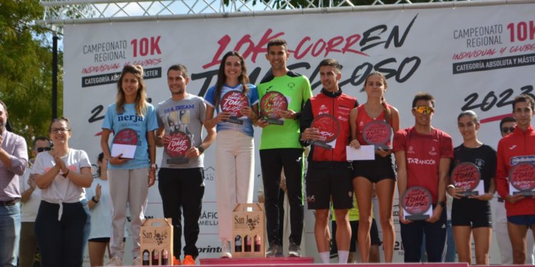 David Bascuñana y Alicia Berzosa se imponen en una 10KCorrEnTomelloso con aproximadamente 900 corredores
