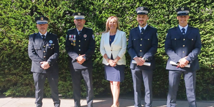 El Ayuntamiento de Tomelloso felicita a los dos nuevos agentes de la Policía Local que se han graduado