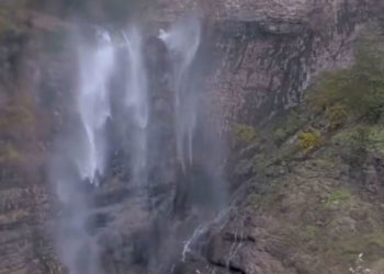 VÍDEO | Una cascada al revés, el asombroso fenómeno que ha provocado el viento de la borrasca «Ciarán» en Castilla-La Mancha