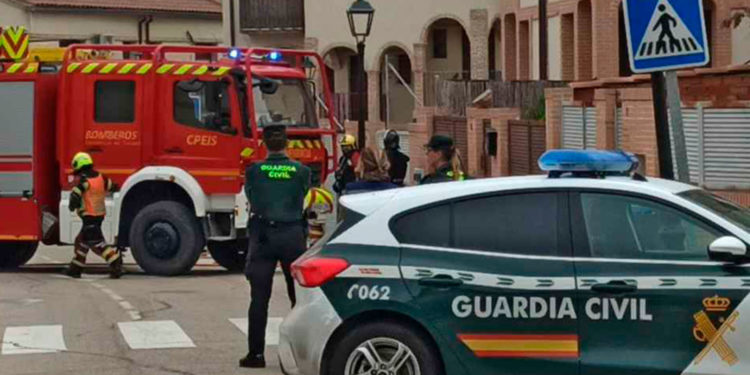 Un hombre se atrinchera cuando iba a ser desahuciado y lanza cócteles molotov en un pueblo de Toledo