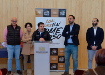 El Club de Atletismo Manchathon premia a las asociaciones que hicieron posible la pasada «10K corrEn Tomelloso»
