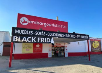 El “Black Friday realista” de «Embargos a lo Bestia» vuelve este viernes a Tomelloso con más de 1.000 muebles a un euro