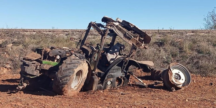 Fallece un hombre tras impactar un coche contra el tractor que conducía en una localidad de Cuenca