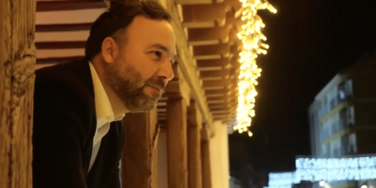 Éste es el vídeo del alcalde de Tomelloso, Javier Navarro, deseando a todos los tomelloseros una Feliz Navidad