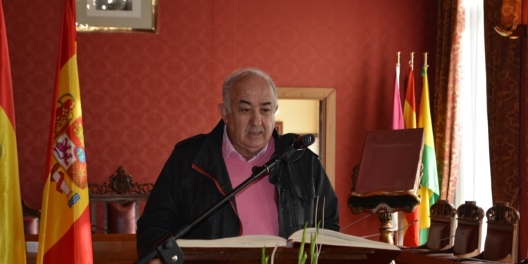 Todas las imágenes de la lectura continuada de la Constitución Española con motivo de su 45 aniversario en el Ayuntamiento de Tomelloso