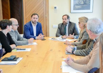 Paco Núñez se reúne con la Plataforma Pro Servicios y anuncia enmiendas para implantar la UCI y el Plan Funcional en Tomelloso