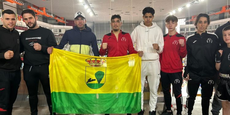 Cinco jóvenes tomelloseros del Club «Alma Matter» participan en la final nacional de kickboxing