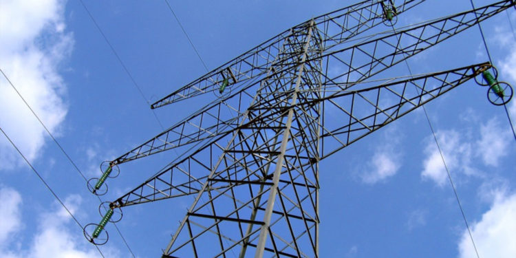 Muere un hombre de 40 años electrocutado mientras trabajaba sobre una línea de alta tensión en Alcolea de Calatrava