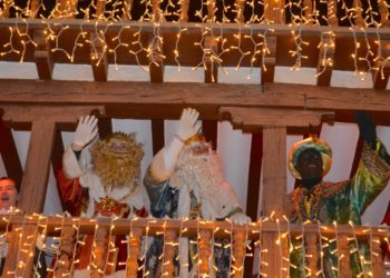 Los Reyes Magos reparten ilusión por las calles de Tomelloso en una mágica cabalgata llena de público y espectáculo