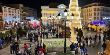 Así han sido las 12 campanadas con las que ha comenzado el año 2024 en la Plaza de España de Tomelloso