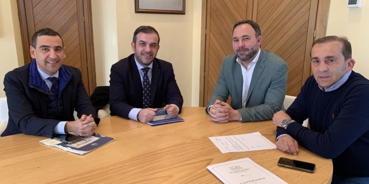 El Ayuntamiento suscribe una póliza de crédito de 1,5 millones de euros para hacer frente a la situación económica «heredada del anterior equipo de gobierno»