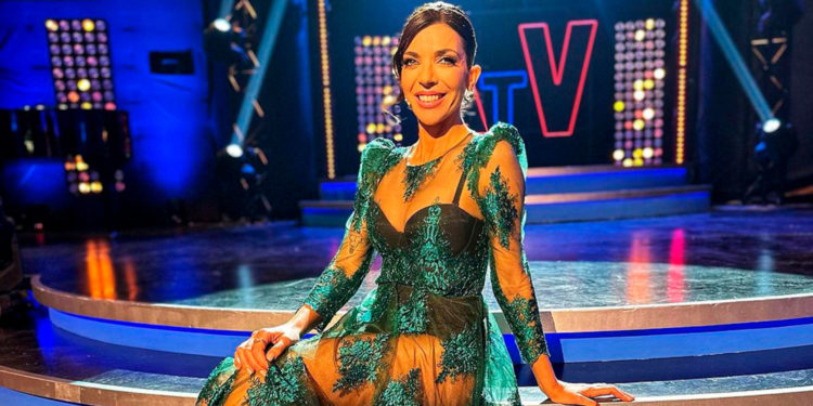 El espectacular vestido a lo Cristina Pedroche con el que Gloria Santoro ha triunfado en el estreno de «A tu vera»