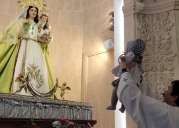 Celebrada una multitudinaria presentación de niños de Tomelloso a la Virgen de las Viñas en el Santuario de Pinilla