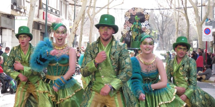 «Los Imprevistos» de Argamasilla de Alba, segundo premio en el Domingo de Piñata de Ciudad Real con su temática «Mundo mágico de Oz»