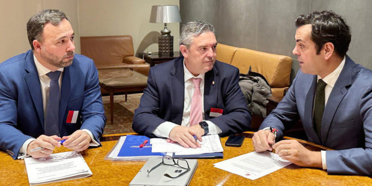 El alcalde de Tomelloso, Javier Navarro, reúne apoyos en defensa de la instalación de la subestación eléctrica en nuestra localidad
