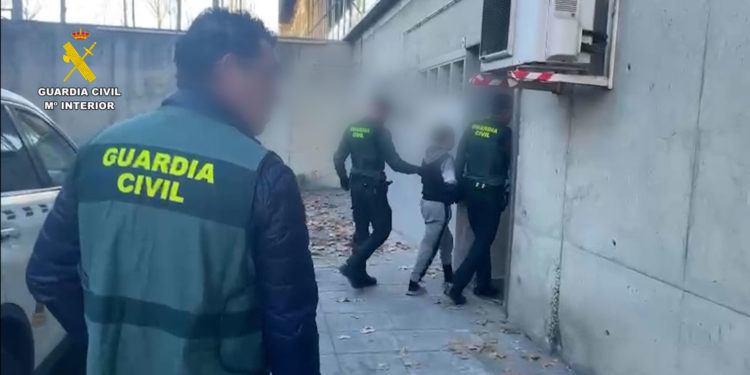 Detienen a una mujer y un hombre en Malagón por forzar a casarse a una niña de 12 años a cambio de 3.000 euros