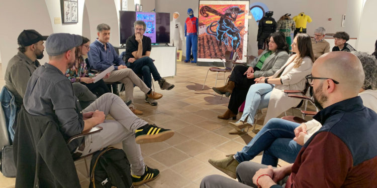 Varios ilustradores de cómic debaten sobre la historia y relevancia cultural de las viñetas en Tomelloso