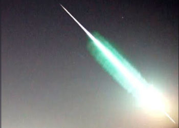 El vídeo del enorme «meteroide» de fuego a 61 mil kilómetros por hora que ha iluminado el cielo de Castilla-La Mancha