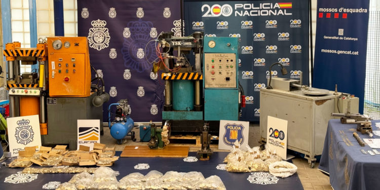 Desmantelan en Villacañas el mayor taller de moneda falsa de España y Europa que pertenecía a una organización china