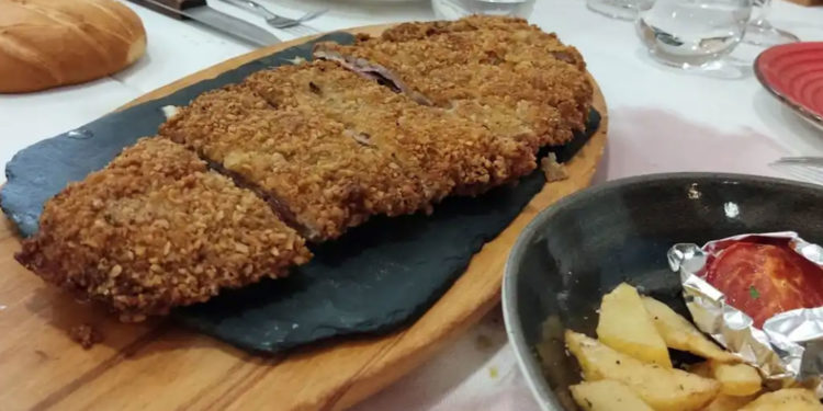 El cachopo de un restaurante de Castilla-La Mancha, entre los 13 candidatos a ser coronado como el mejor de España