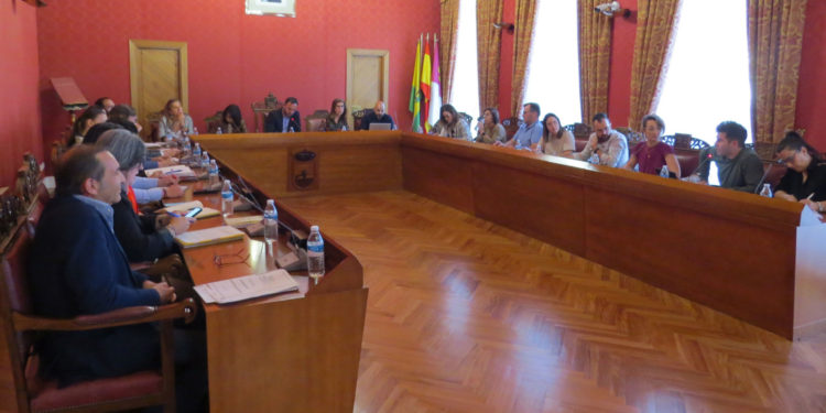 El pleno municipal de Tomelloso aborda que la apertura del Mercado de Abastos «pueda ser una realidad lo antes posible junto a los empresarios»