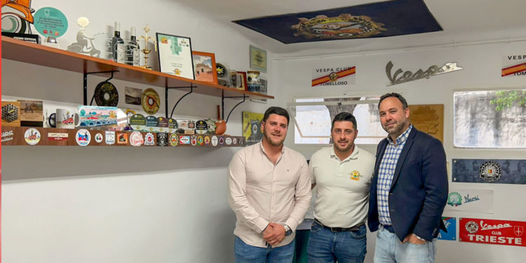 El Vespa Club Tomelloso inaugura su nueva sede en el Centro de Asociaciones de la localidad
