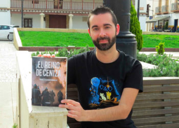 Daniel Cuadrado presenta su cuarta novela «El reino de ceniza» mostrándose “inmensamente orgulloso de formar parte de la cultura de Tomelloso»