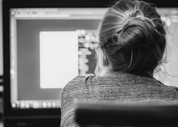 Investigan a una madre y su hija por estafar 195.000 euros por Internet a varias personas, una de ellas de Albacete