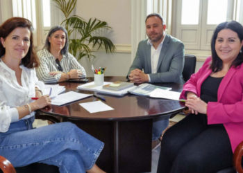 Javier Navarro visita la Diputación para abordar proyectos turísticos para Tomelloso, como la rehabilitación del Casino de San Fernando