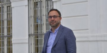 Javier Navarro: «Tomelloso contará en el 2025 con dos comedores escolares nuevos, un centro comercial, crematorio y una reforma del conservatorio».