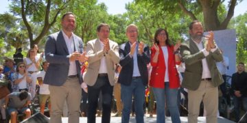 Alberto Núñez Feijoó pide el voto en Tomelloso a «los estafados por Sánchez» y plantea un pacto europeo de agua porque «el sur se muere de sed»