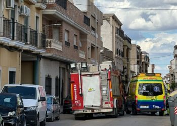 Trasladado un hombre al Hospital tras explotar una tubería en su domicilio de la calle Nueva en Tomelloso