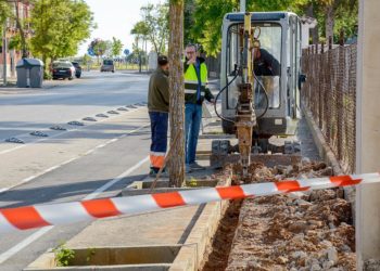 Comienza la implementación de riego en el tramo final de la calle Oriente de Tomelloso