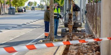Comienza la implementación de riego en el tramo final de la calle Oriente de Tomelloso