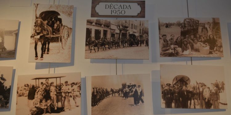 Ampliada una semana más, hasta el 19 de mayo, la exposición fotográfica del ochenta aniversario de la Romería de Tomelloso