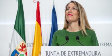 La presidenta de Extremadura, María Guardiola, ingresada en la UCI del Hospital de Cáceres tras sufrir una sepsis después de una cirugía