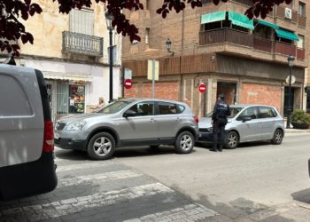Una mujer resulta herida leve tras la colisión por alcance entre dos turismos en la Calle Don Víctor Peñasco de Tomelloso