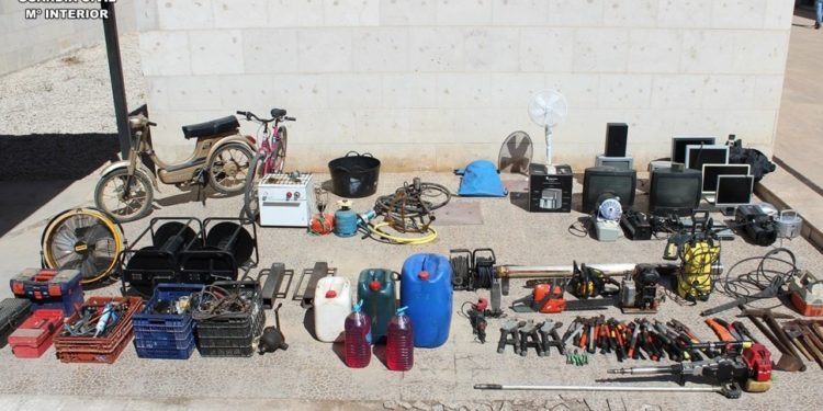 Detenidas nueve personas por realizar robos en explotaciones agrícolas y viviendas de Argamasilla de Alba