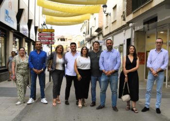 Gran ambiente en los 50 comercios de la séptima Gala del Comercio de Tomelloso, que marca el inicio de la temporada de verano