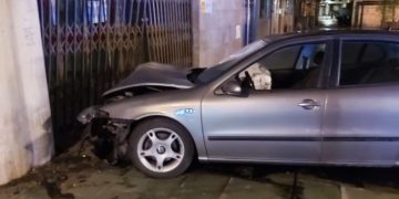Un conductor ebrio y drogado estrella su vehículo contra las oficinas de la Seguridad Social de Ciudad Real