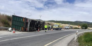 Vuelca un camión tras un accidente en la N-430, una de las carreteras con mayor siniestralidad de Ciudad Real
