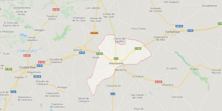 Nueve heridos, dos de ellos graves, tras la salida de vía de una furgoneta en la A-43 en Manzanares