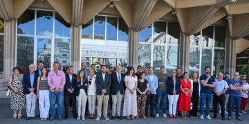 Los tres grupos de la Corporación provincial representados en el minuto de silencio por los asesinatos de una madre y dos hijos en Las Pedroñeras