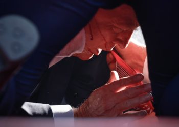 Intentan asesinar a tiros a Donald Trump, ex presidente de Estados Unidos, durante un mitin de campaña en el estado de Pensilvania