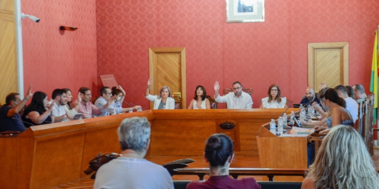 El pleno del Ayuntamiento de Tomelloso rechaza por unanimidad “los acuerdos políticos que priorizan la independencia de un territorio sobre la igualdad de todos los ciudadanos”