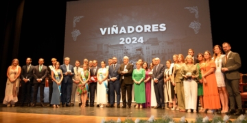 Entregados los Viñadores 2024 al Bar Alhambra, Hilario Díaz a título póstumo, María Vicenta Romero, Luis Osuna y Bernabé Blanco